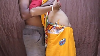 Pregnant Married Aunty In Saree And Petticoat Gets Creampie From Husband'S Friend